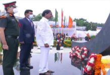 KCR hoisted the National Flag at Pragathi Bhavan