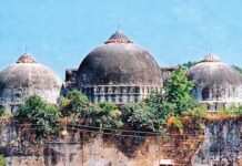 బాబ్రీ మసీదు కూల్చివేత కేసులో సంచలన తీర్పు ఇచ్చిన సీబీఐ ప్రత్యేక కోర్టు