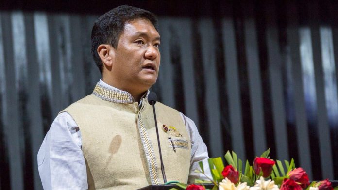 Pema-Khandu-696x392
