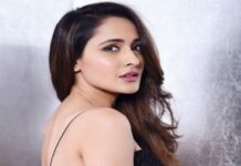 Outstanding Pragya Jaiswal