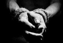 మంత్రి పీఏను ఎత్తుకెళ్లి.. రూ. 10 లక్షలు డిమాండ్ చేశారు..