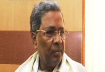 సెటైర్ల మీద సెటైర్లు.. మాకు ఉచిత వ్యాక్సిన్ ఇవ్వరేమో..