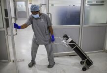 కేంద్ర ప్రభుత్వం లక్ష మెట్రిక్ టన్నుల ఆక్సిజన్ ఎందుకు కొంటోంది..?