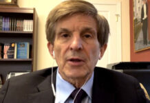 అమెరికాలో ఎవరు గెలుస్తారో 40 ఏళ్లుగా ఈయన జోస్యం చెబుతున్నారు..